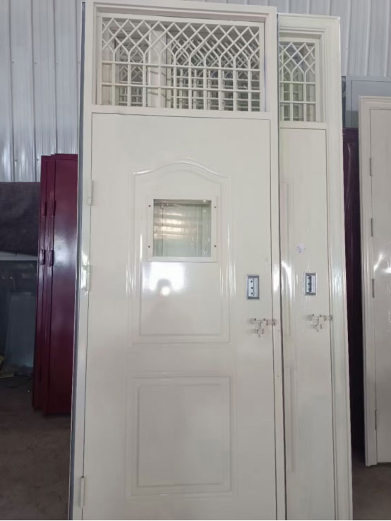 礼县学校教室门