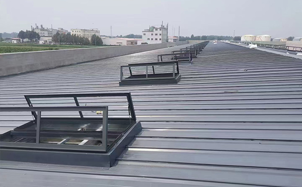 某中学室内体育馆礼县排烟窗改造项目