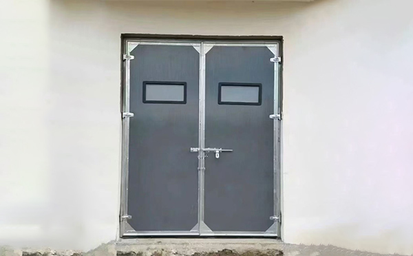 礼县工业门在高温作业区域的运行表现